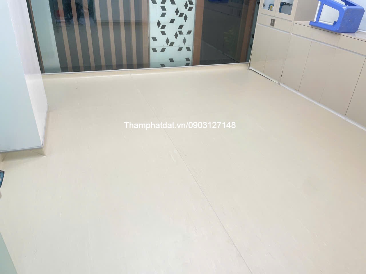 Công Trình Nha Khoa Cao Thắng - TP HCM Sàn Vinyl Kháng Khuẩn Màu Kem 6802