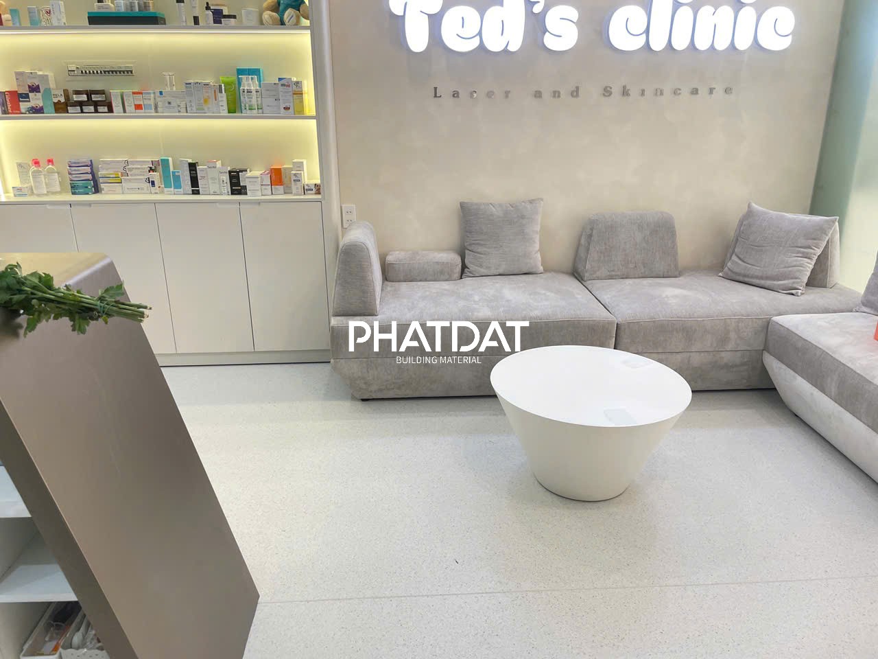 Công Trình Phòng Khám Ted’s Clinic: Sàn Vinyl Kháng Khuẩn Y Tế
